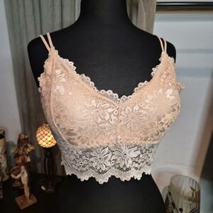 Elegant Lace Bralette in Cream